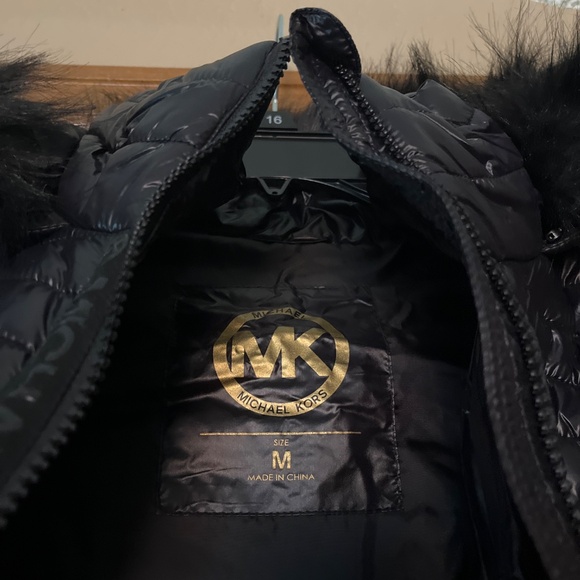 Michael Kors puffer coat - Picture 3 of 7